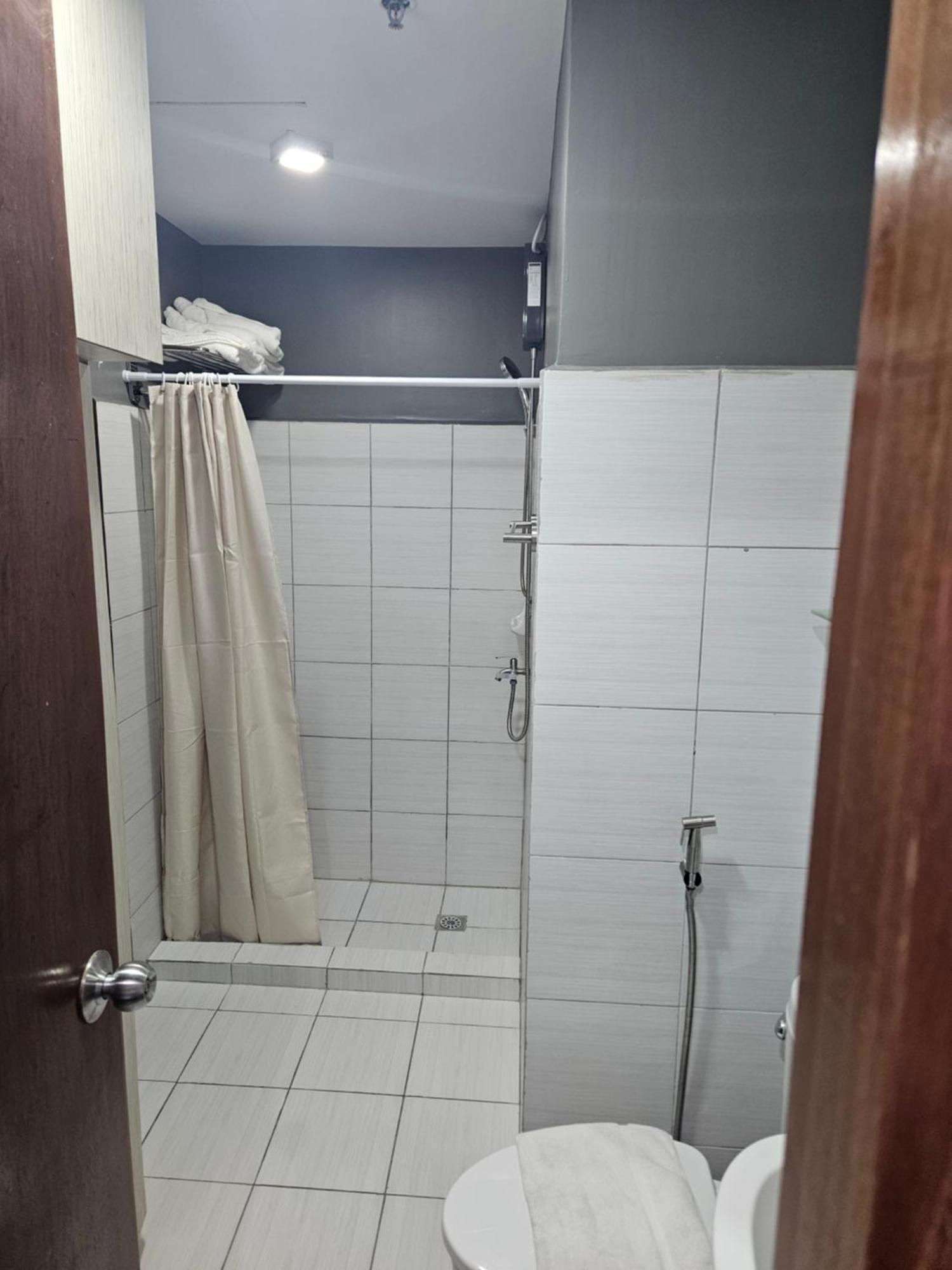 2-Bedroom Boutique City Condo - Newly Renovated! Cebu Exterior foto